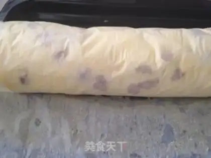 Make Red-tree cake roll step 16