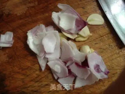 Make Onion roasted squid step 1