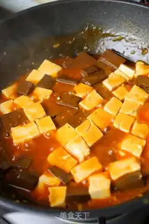 Make SpongeBob roll step 3