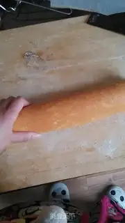 Make SpongeBob roll step 11