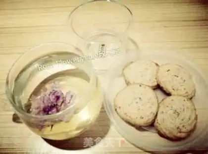 Make Rose cookies step 6
