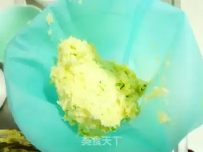 Make Onion cookies step 7