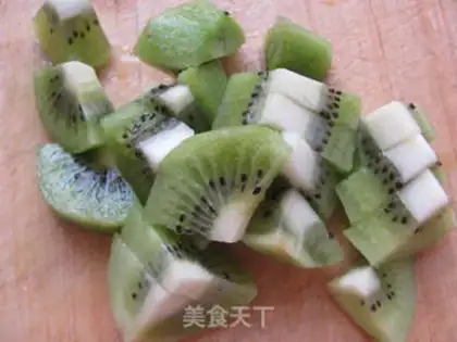 Make Simple yoghurt salad step 4