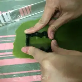 Make Panda cookies step 2