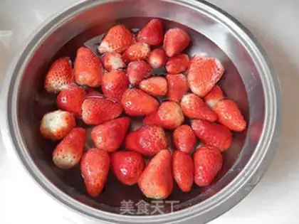 Make Strawberry jam step 1
