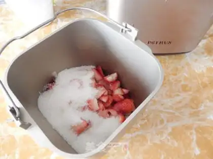 Make Strawberry jam step 4