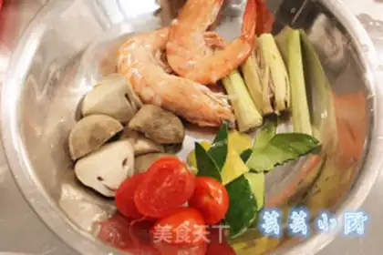 Make The winter cyanide soup step 1