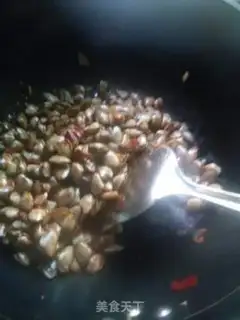 Make Fish bean spicy little clams step 5