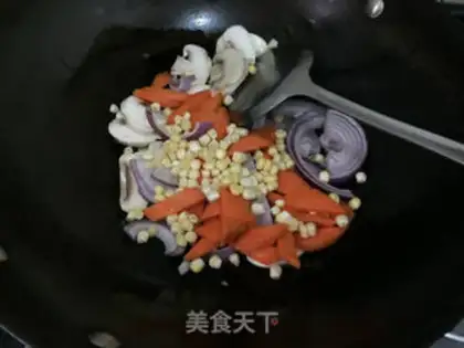 Make Spaghetti with salad sauce step 4