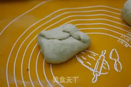 Make Bean roll bread step 6