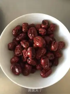 Make Red-tree cake step 0