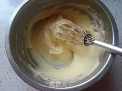 Make Coconut egg yolk step 1