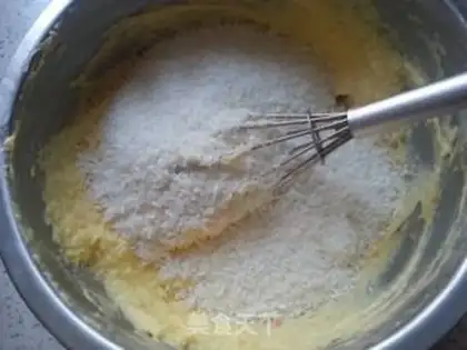 Make Coconut egg yolk step 4