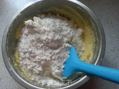 Make Coconut egg yolk step 5