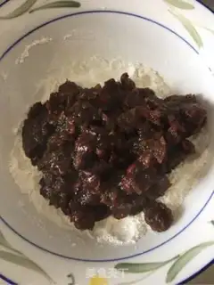 Make Red-tree cake step 5