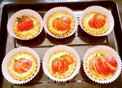 Make Lemonade Strawberry Tower step 5