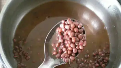 Make Sticky bean buns step 1
