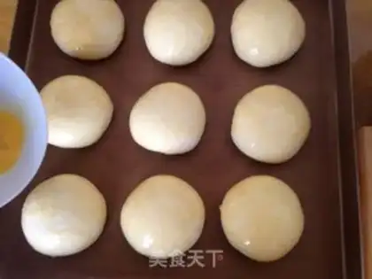 Make Chinese soybean bread step 12