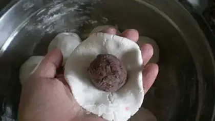 Make Sticky bean buns step 7