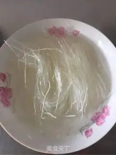Make Curry beef fan soup step 1