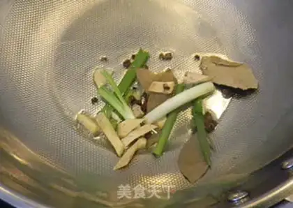 Make Spicy beans and lamb chops step 4