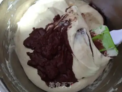Make Coco sponge walnut cake step 11