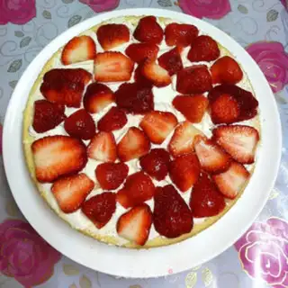Make Strawberry cream cake step 2