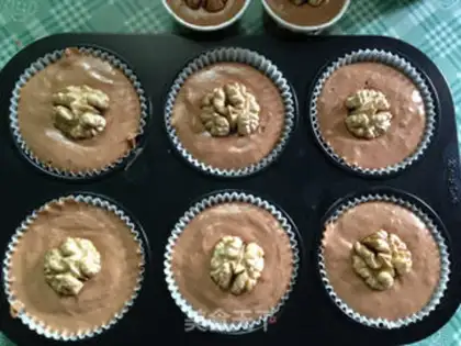 Make Coco sponge walnut cake step 14
