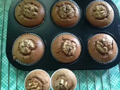 Make Coco sponge walnut cake step 15