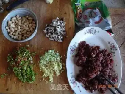 Make Spicy beef sauce step 1