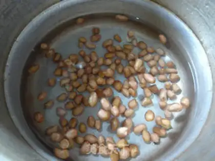 Make Pie pepper and peanut rice step 2