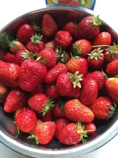 Make Strawberry fruitcake step 0