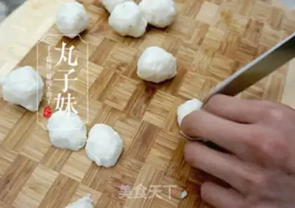 Make Hands on the cucumber platter fish balls step 2
