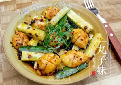 Make Hands on the cucumber platter fish balls step 4