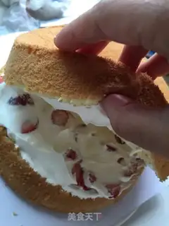 Make Strawberry fruitcake step 3