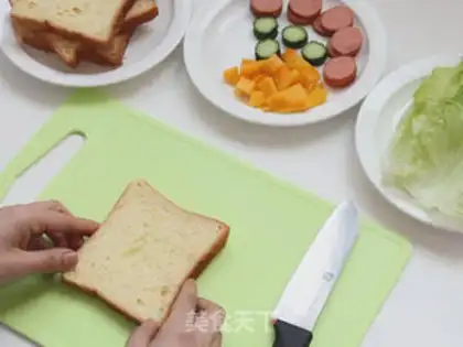 Make Tropical fruit sandwich step 3