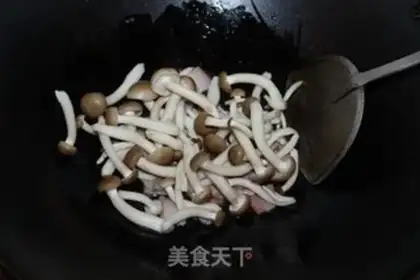 Make Nine cucumber mushrooms and bacon step 3