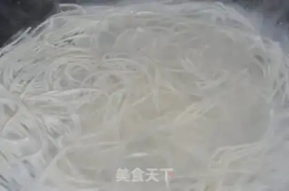 Make Spicy noodles step 4