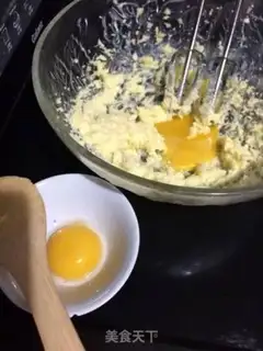 Make Gold coconut ball step 4