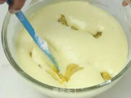 Make Banana sponge cake step 3