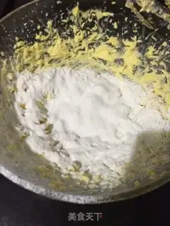 Make Gold coconut ball step 6