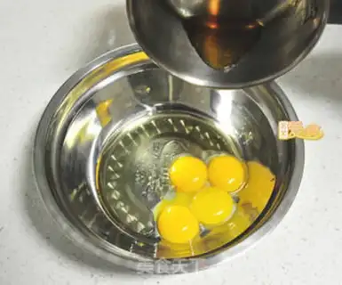 Make A bouquet cake step 1