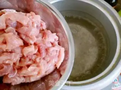 Make Meat loaf and egg soup step 1