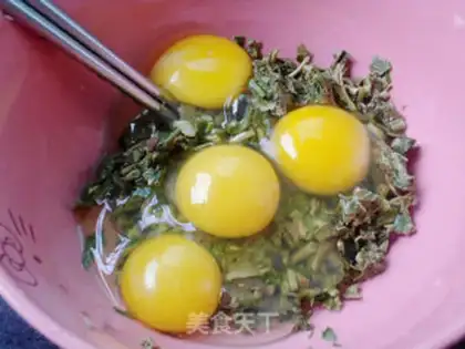 Make Sprouts in eggs step 3