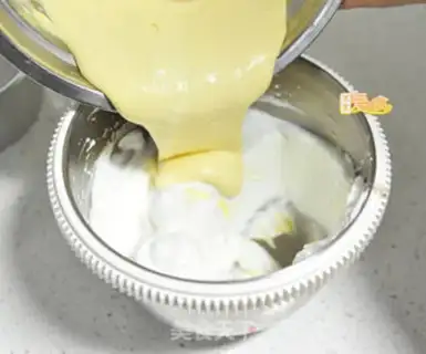 Make A bouquet cake step 3