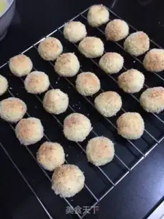 Make Gold coconut ball step 12