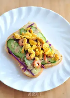 Make Arctic shrimp sandwich step 5