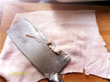 Make Piggy skin and ribs step 1