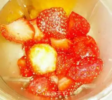 Make Strawberry lemonade muffins step 5