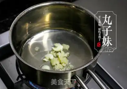 Make Quick-hand fried meat step 2